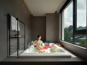 첸산 문 리조트, 장자제 (우링위엔 랜드마크 지점, 국립공원 관광지구)