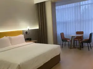 Yixuan Hotel ( Longshan Street, Shexian County)