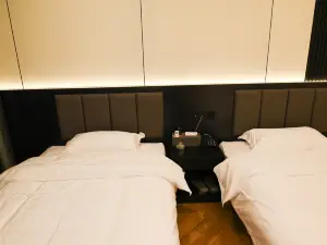 Longquan Hotel