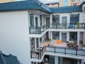 Hostels are also available in Meizhou Island