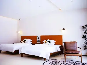 Changbaishan Xishe  （Wabi-Sabi Mid-Century Design Family Courtyard）