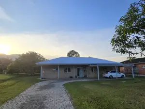 Orchard Lake House - 4 rooms, 11 beds, 13 persons