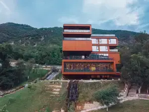 Hotel Uji Ftohte