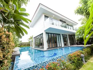 The Ocean Suites