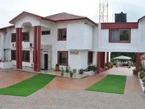 Royal Lee's Hotel