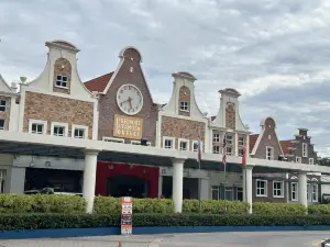 Little Home by Arissa