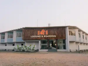 SHREE LODGING & BOARDING