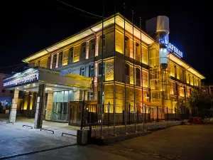Zarafshan Grand Hotel city