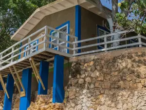 Unforgettable Cottage: A Rare, Beachside Bungalow