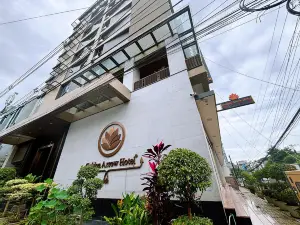 Golden Arrow Hotel