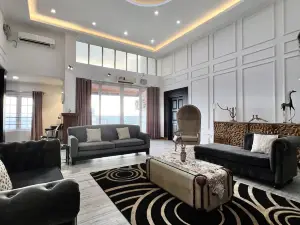 H-PENTHOUSE