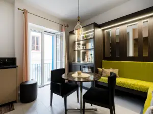 Mare | Fronte Mare con Balcone – Vicino al Centro Storico