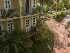Oasis Hotel
