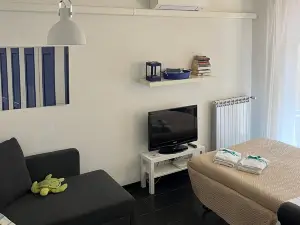 Sciacchetrà Ground Floor Apartment with AC