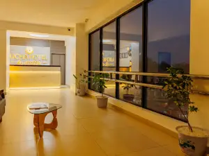 UCHA HOTEL & Suites