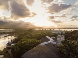 馬賽克舄湖郊外小屋