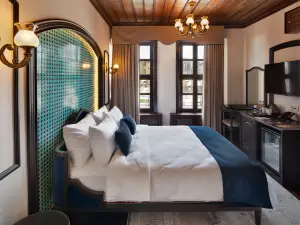 เซอร์ชาลี โฮเทล