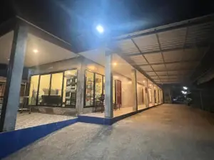 Lion Hotel
