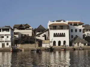LAMU HOUSE