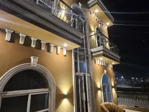 S H Residence & APARTMENTS