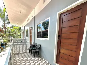 Cozy Studio Type unit w/ TV, Wifi, hotshower & ref