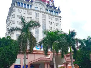 Phu Dong Hotel - Lam Son Square