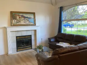 B&C Home
