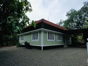 Riverside Homestay by Nature