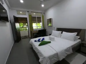 Dhangethi Inn