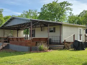 Cute Shawnee Twin Lakes home sleeps 10&has it all!