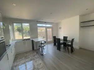 Spacious 3Br Home Family & Contractor Friendly