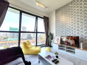SoftGrey 2 Rooms Apartment, 4+2 Pax @ Urban Suites