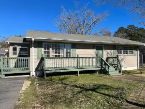 Betty's Place - 2 bed 1 bath close to restaurants