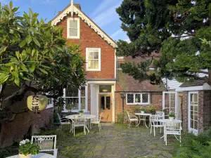 Little Dane Court