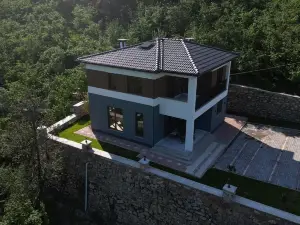FARM STAY VILLA HIDDEN GARDEN