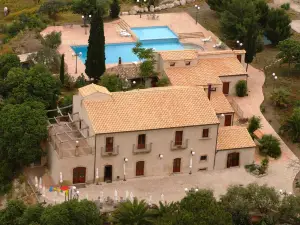 Villa Tasca Farmhouse and Wellnes