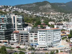 FİNİKE MARİNA HOTEL