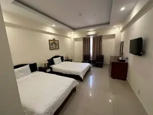 Hoan Cau Hotel