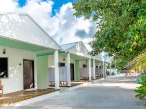 Clouds Beach Retreat Laamu Gan