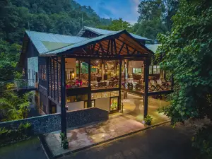 Borneo Rainforest Lodge