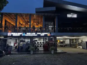 Park Land Suites & Restobar