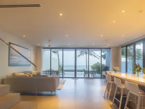 Faru Villa Beachfront