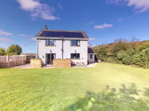 Low Greenlands Holiday Park - Luxury House With Hot Tub & Luxury Glamping Pod Holidays & Breaks