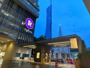 羅伯遜-武吉免登由PILLOWTALKS酒店管理