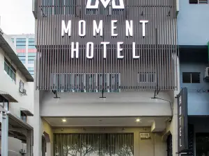 Moment Hotel