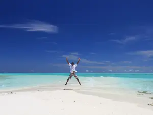 Beach Heaven Maldives - Golden Turtle Guest House