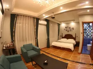 Tongyu Dolphin Bay Hotel