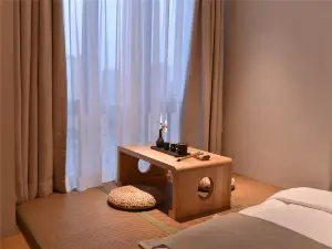 Chaoqu Designer Boutique Apartment(Guangzhou Panyu Wanda South Village Wanbo Metro Station)