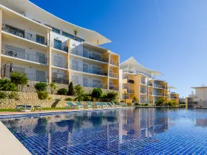 BnB Homes Ocean View Apartment with Lovely Terrace, 2 Swimming Pools & Tennis Court