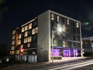 Studio 8 Residences - Adults Only